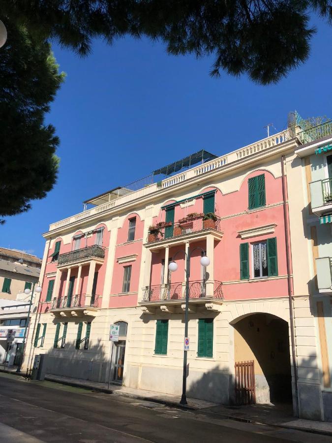 Lungomare Portoturistico Acomodação com café da manhã Chiavari Exterior foto